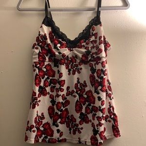Pre-Owned White House Black Market Red Floral Top